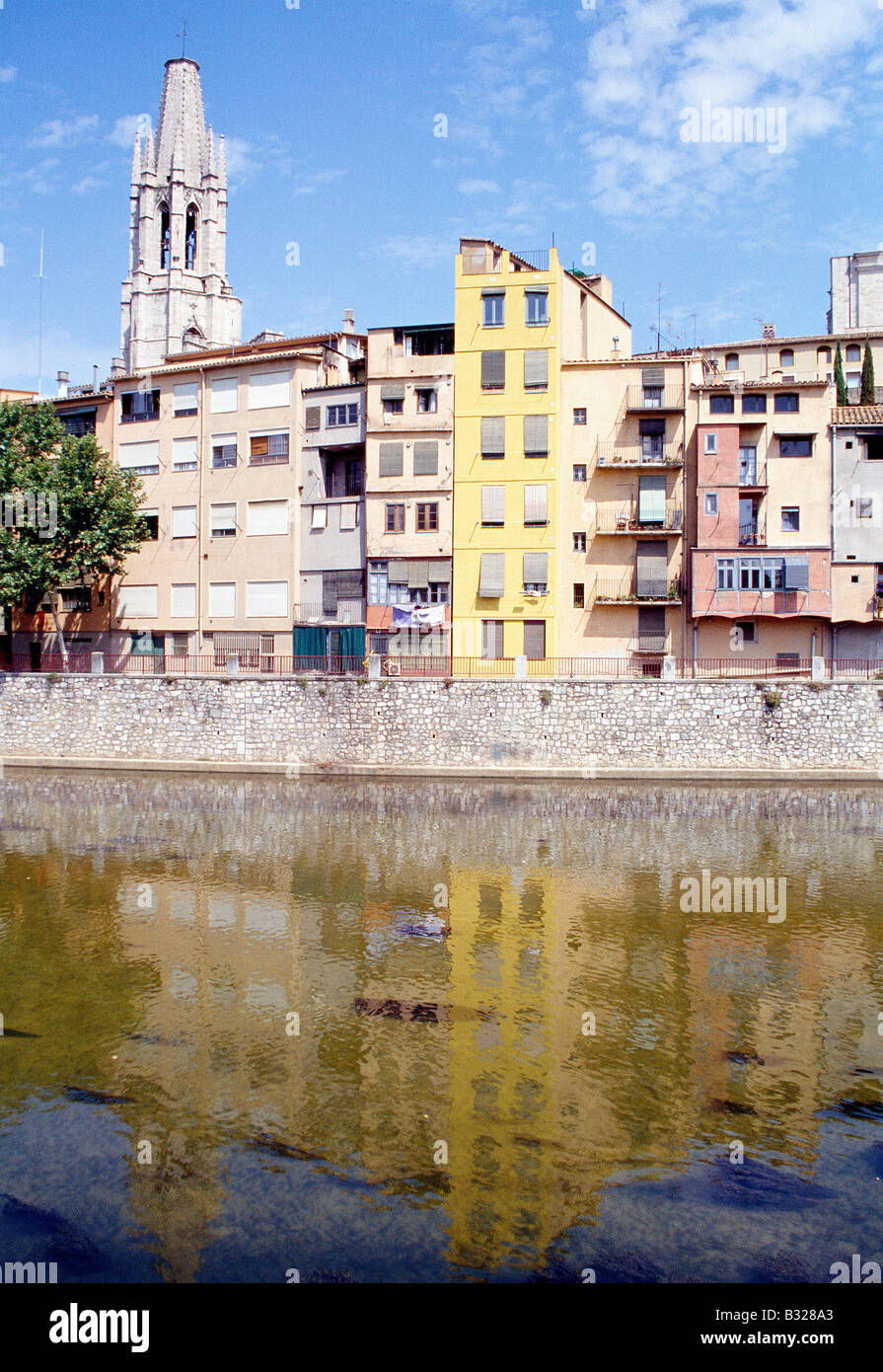 Città vecchia e il fiume Onyar. Gerona. La Catalogna. Spagna. Foto Stock