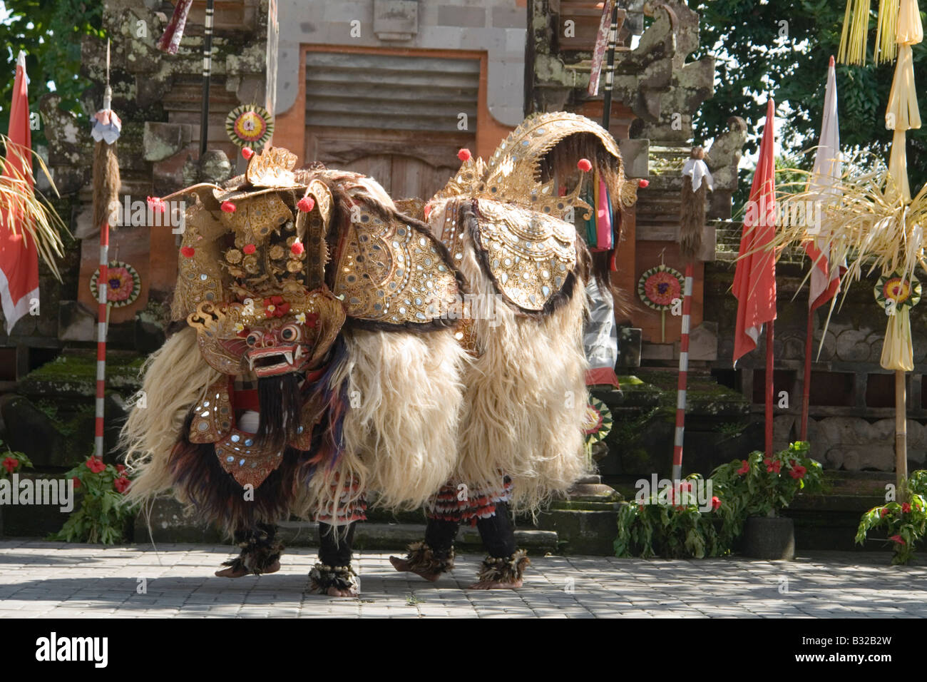 Il spettacolo di danza Barong, in Batubulan (Bali - Indonesia). Spectacle de danse Barong à Batubulan (Bali - Indonésie). Foto Stock