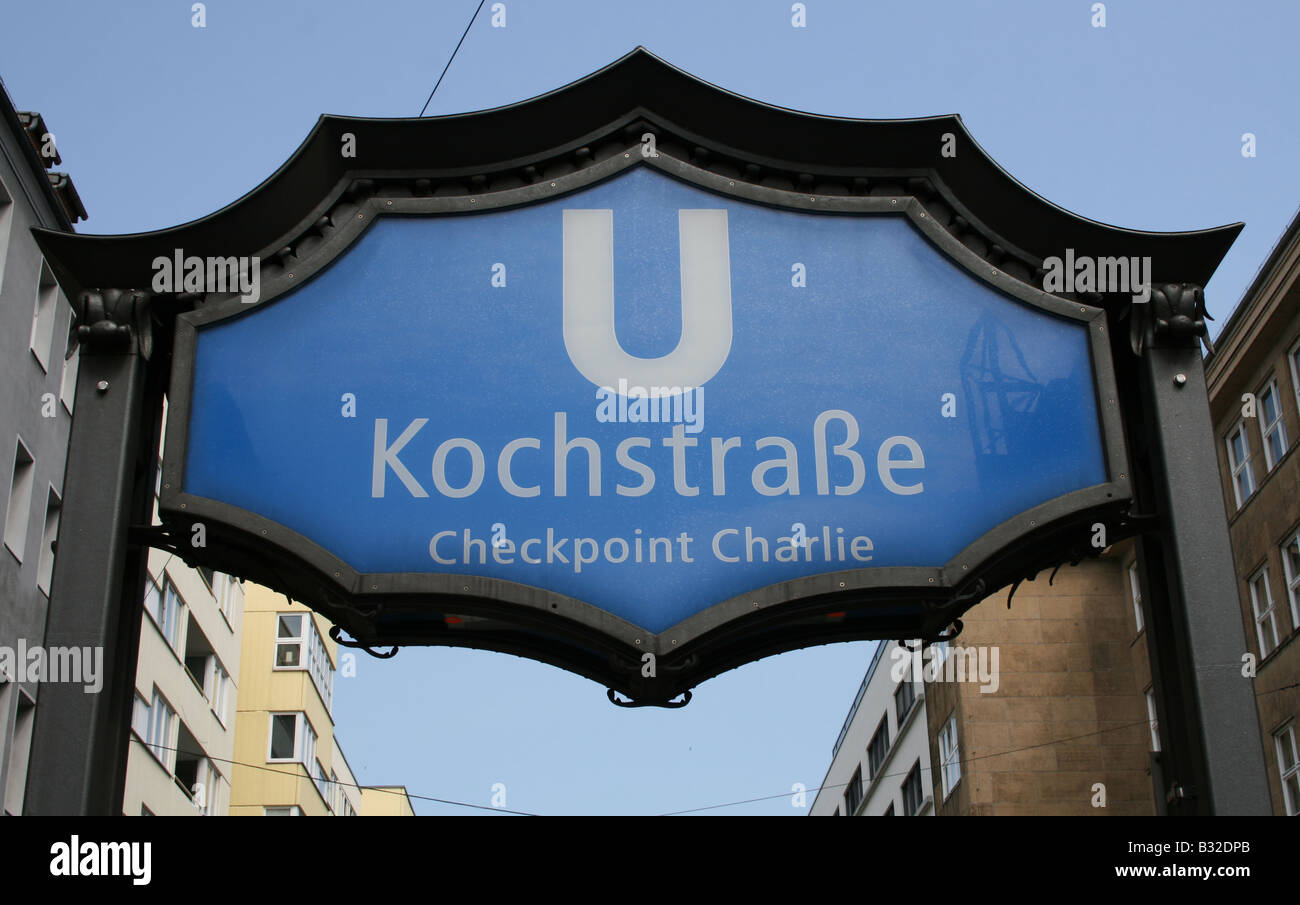 Kochstrasse; U-Bahn al Checkpoint Charlie Berlino Giugno 2008 Foto Stock