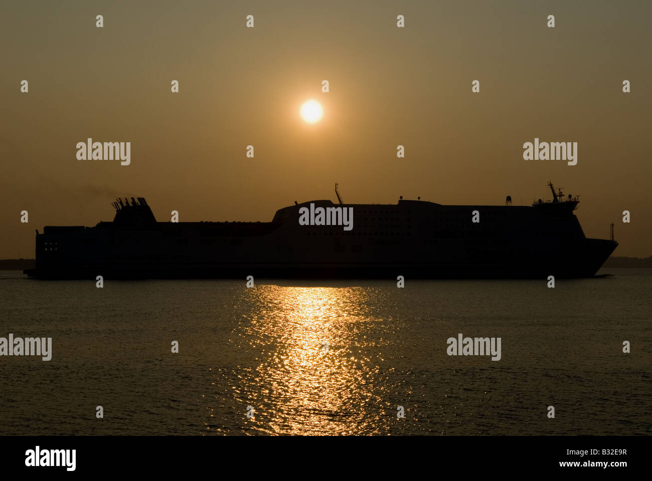 Traghetto per passeggeri in arrivo a Harwich International Port, Essex, Regno Unito. Foto Stock