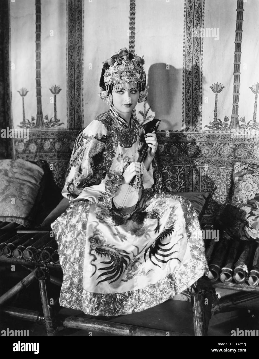 Donna in cinese tradizionale abbigliamento Foto Stock