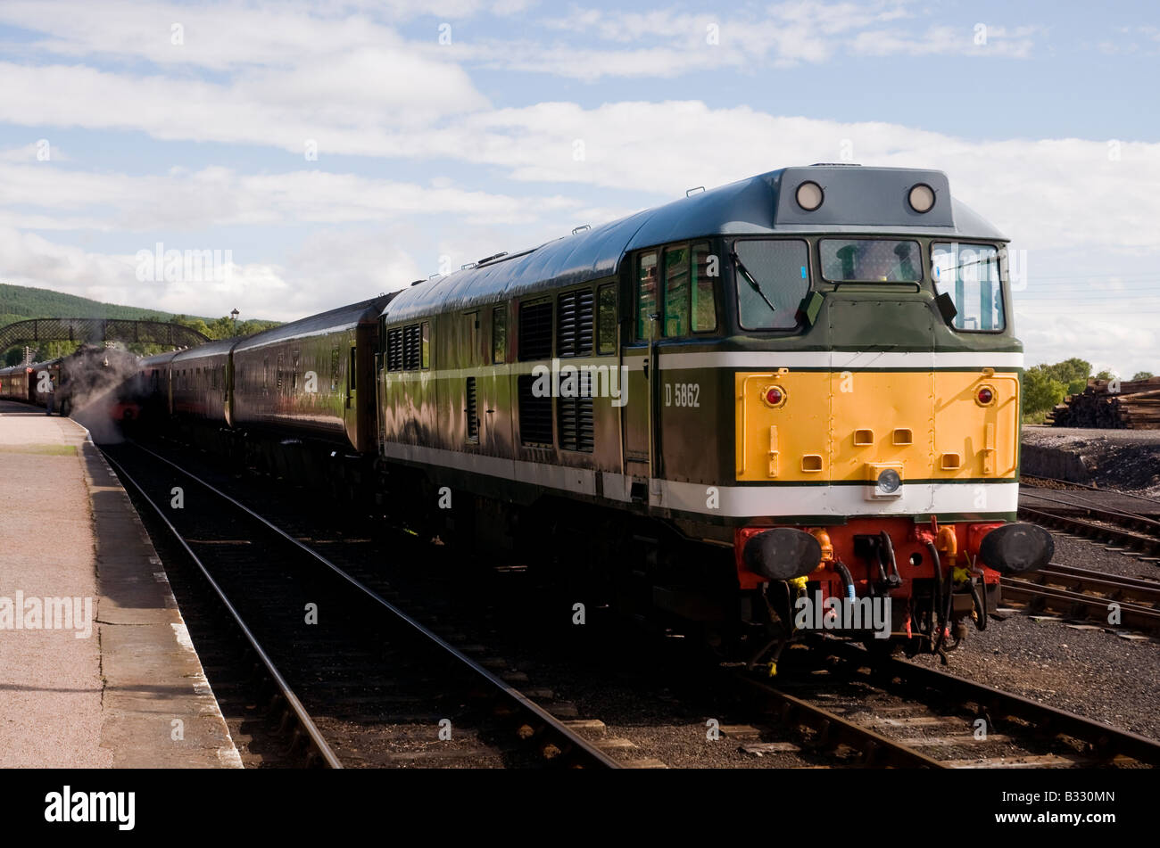 D5862 Tipo di spazzola 2 Classe 31 Boat of Garten station Highlands della Scozia 5 8 08 treno reale dei dazi Foto Stock