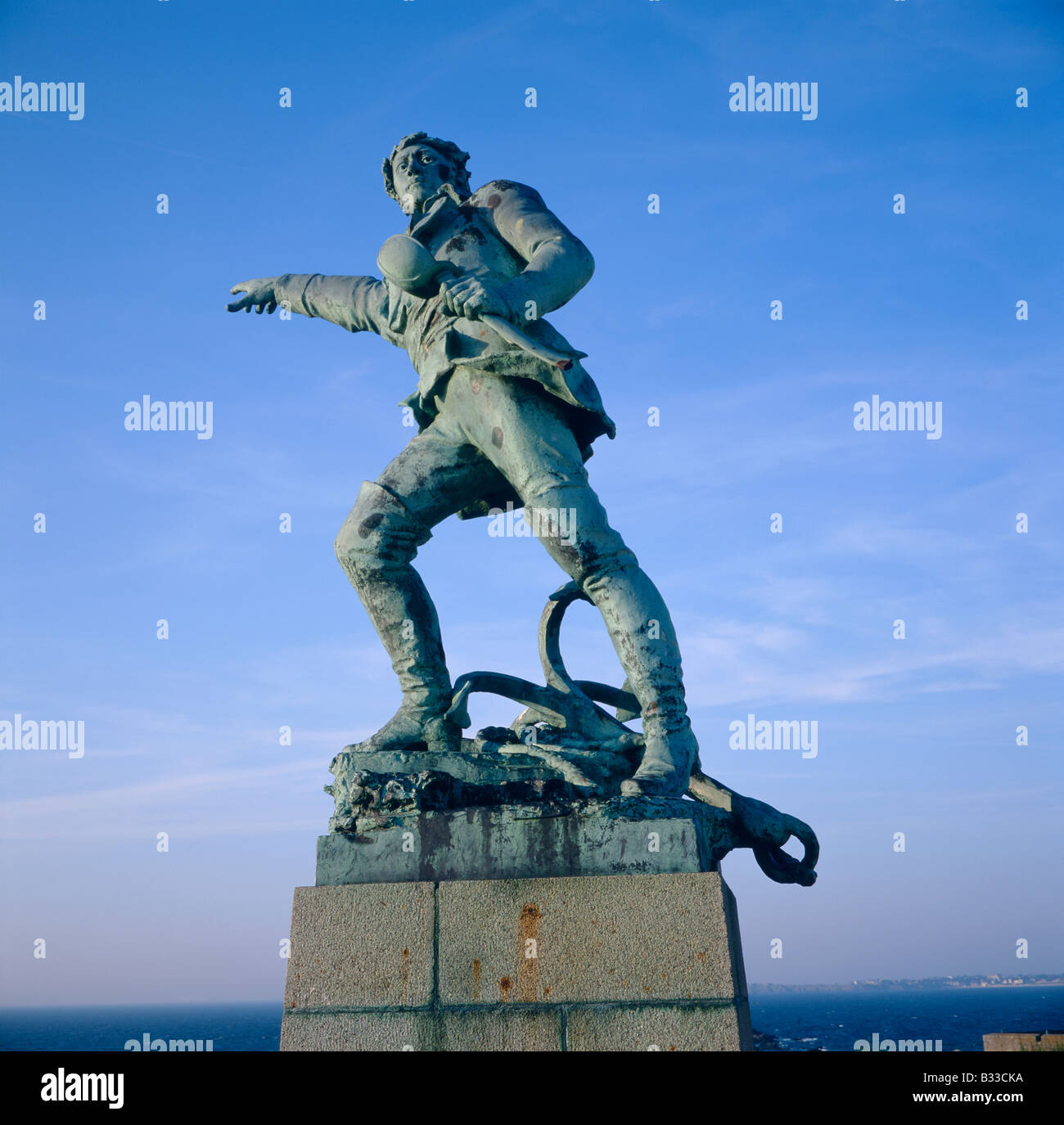 Europa Francia Bretagna St Malo statua di Robert Surcouf Foto Stock