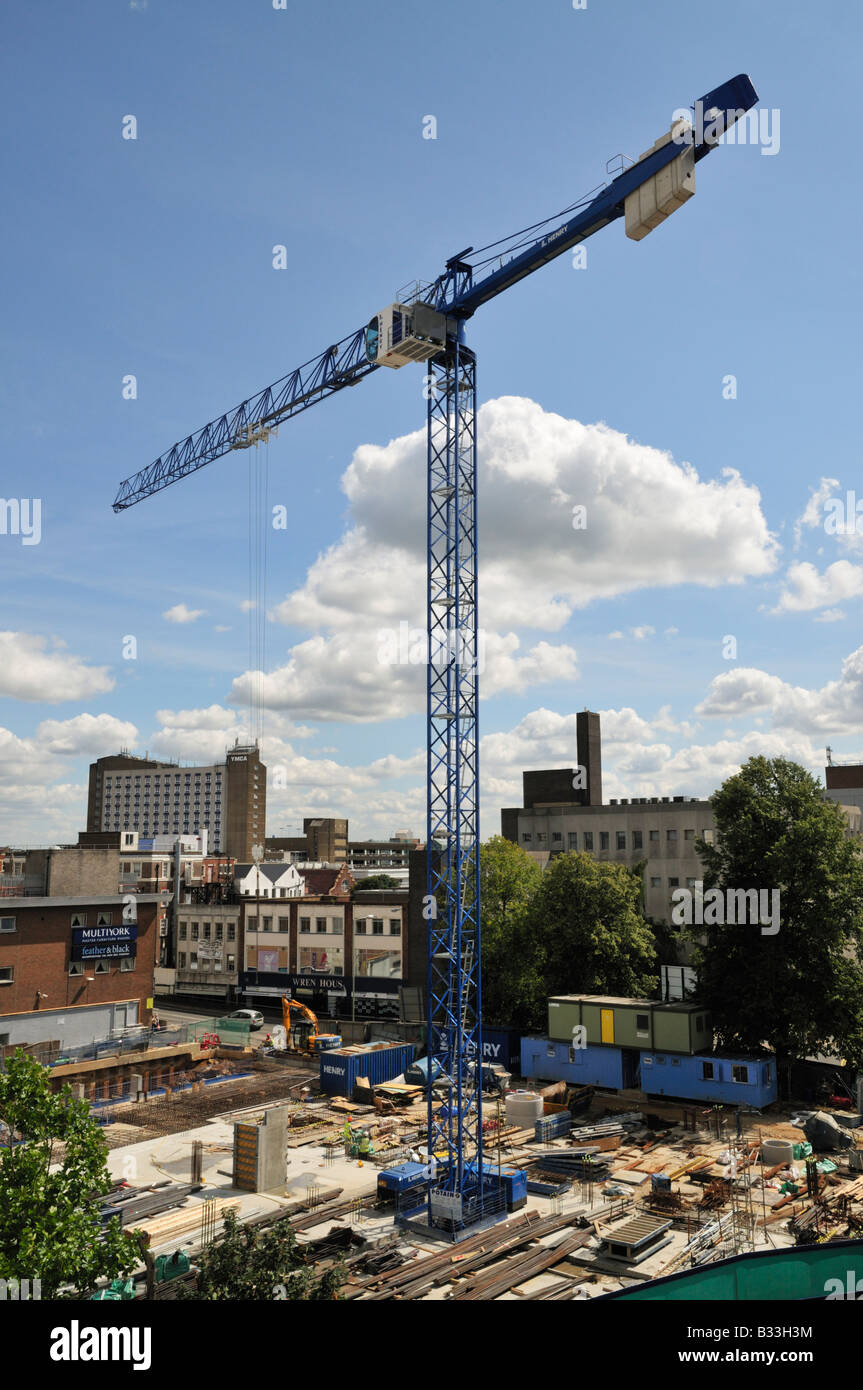 Costruzione di 9 piani di edificio ad uso misto a Watford Town Center, REGNO UNITO Foto Stock