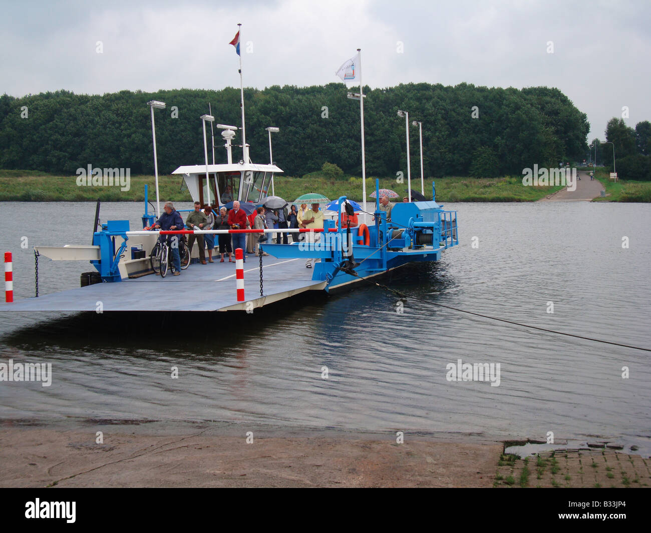 Traghetti locali sul fiume Maas Arcen Limburgo, Paesi Bassi Foto Stock