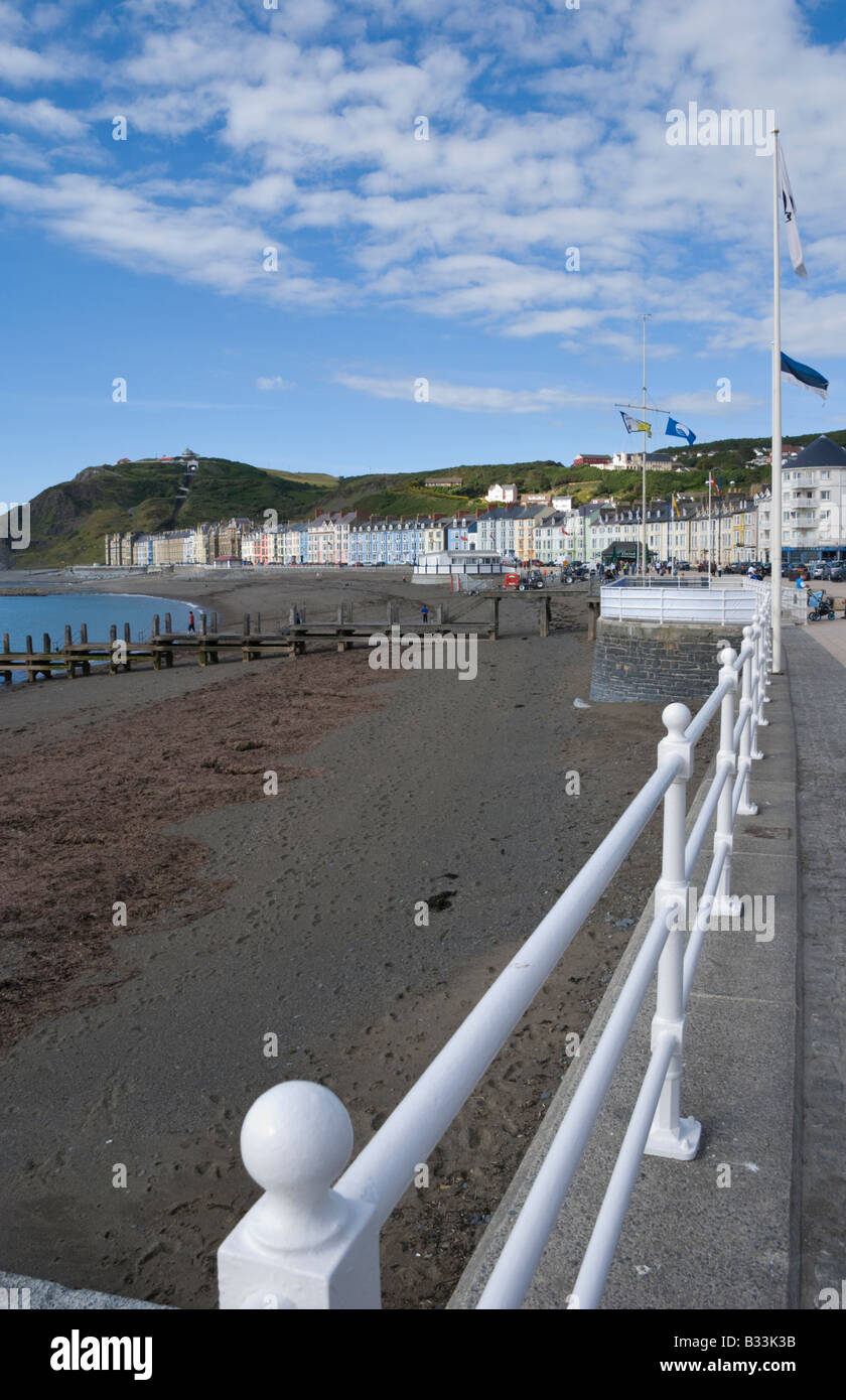 Aberystwyth Beach e dal lungomare Foto Stock