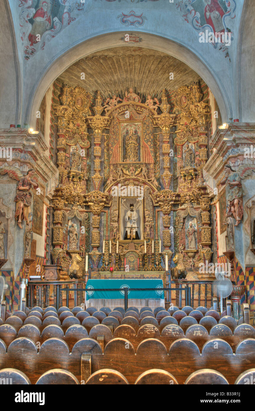 Interno la missione di San Xavier del Bac, Tohono O'Odham Prenotazione indiano, a sud di Tucson Foto Stock