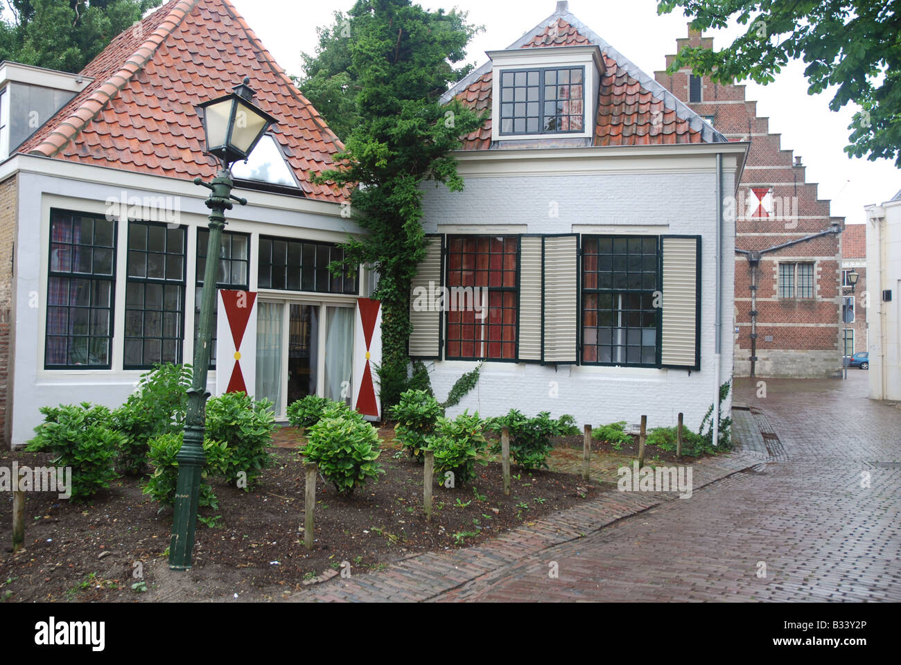 Tipica architettura lungo Stadsschuur Middelburg Zeeland Paesi Bassi Foto Stock