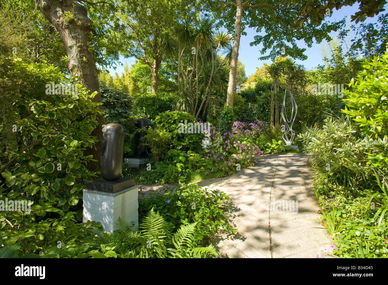 Barbara Hepworth Museum e il giardino di St Ives Cornwall West Country England Regno Unito Regno Unito GB Gran Bretagna Isole britanniche Foto Stock