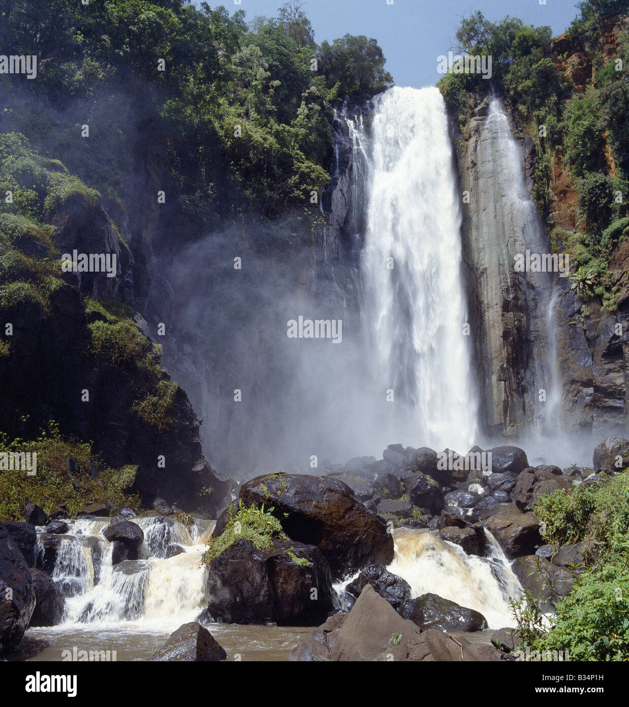 Kenya, Nyandarua, Nyahururu. Thomson Falls, chiamato dopo la Scottish explorer Joseph Thomson che divenne il primo uomo bianco a passare attraverso Maasailand nel 1883/84 il suo epico viaggio verso la sponda orientale del lago Victoria. Foto Stock