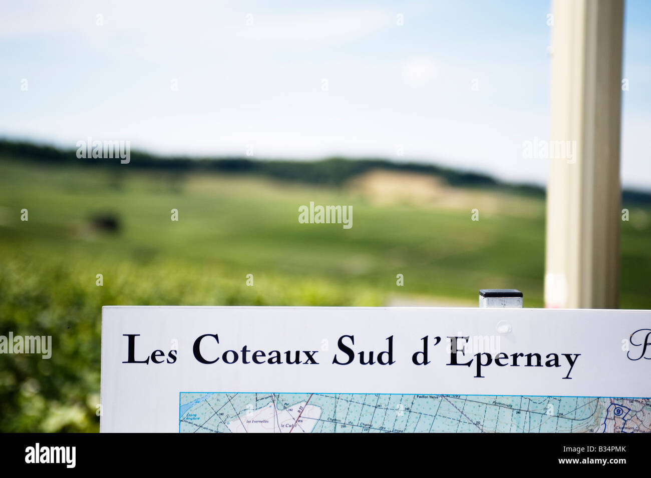 Vigneti e informazioni turistiche segno a chavot CHAMPAGNE ARDENNE FRANCIA Foto Stock