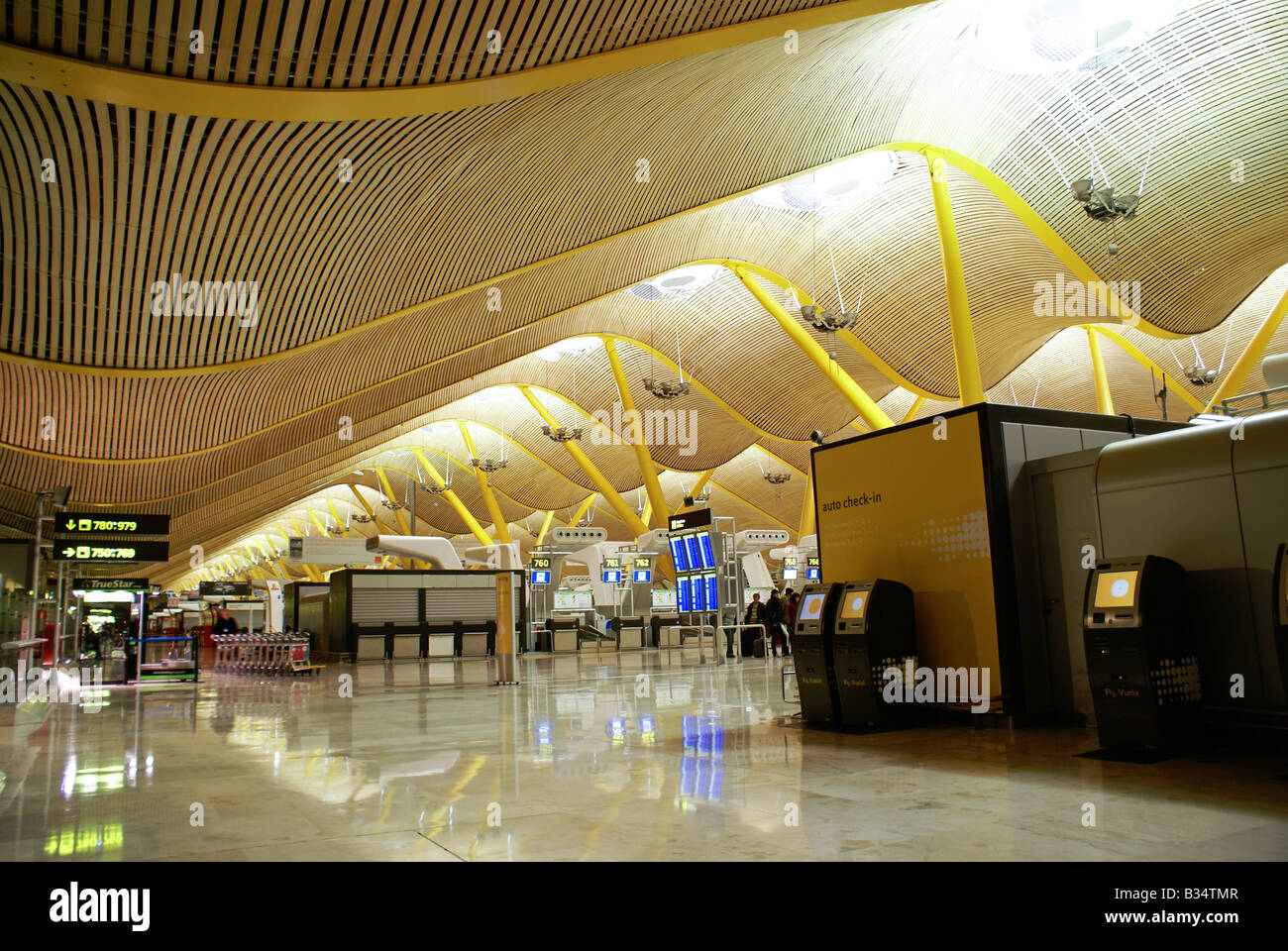 Aeroporto internazionale di Madrid Barajas (aeroporto), Terminale 4 Foto Stock