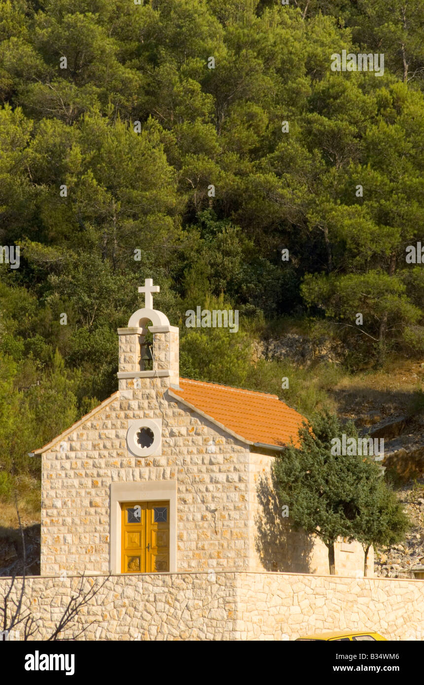 Restaurata cappella cattolica stiniva bay hvar croazia Foto Stock