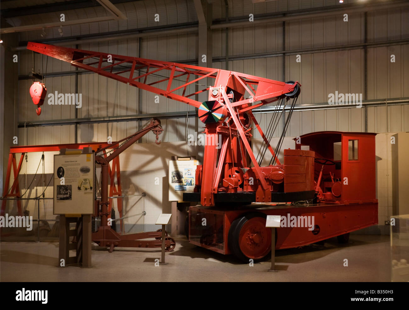 Mighty Morris gru, a Snibston Discovery Park, Coalville, Leicester. Ex miniera di carbone Foto Stock
