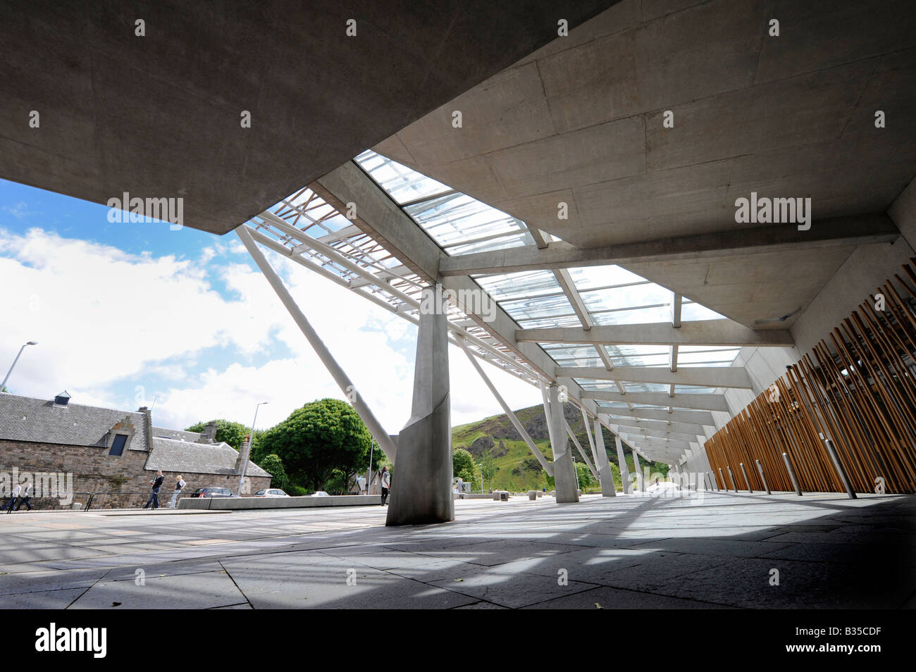 Controverial Holyrood edificio del parlamento scozzese di Edimburgo, Scozia Foto Stock