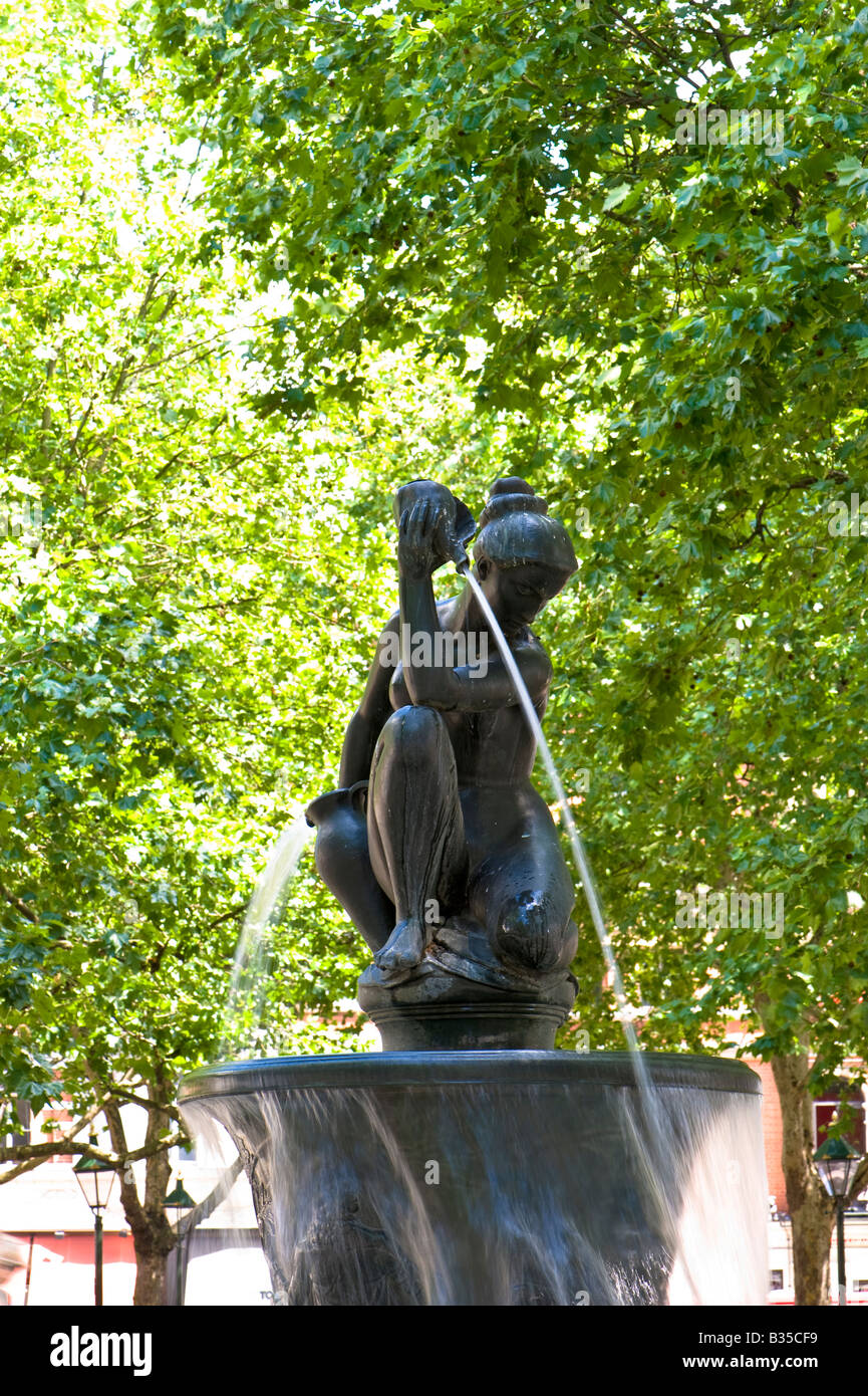Fontana su Sloane Square Chelsea SW3 London Regno Unito Foto Stock