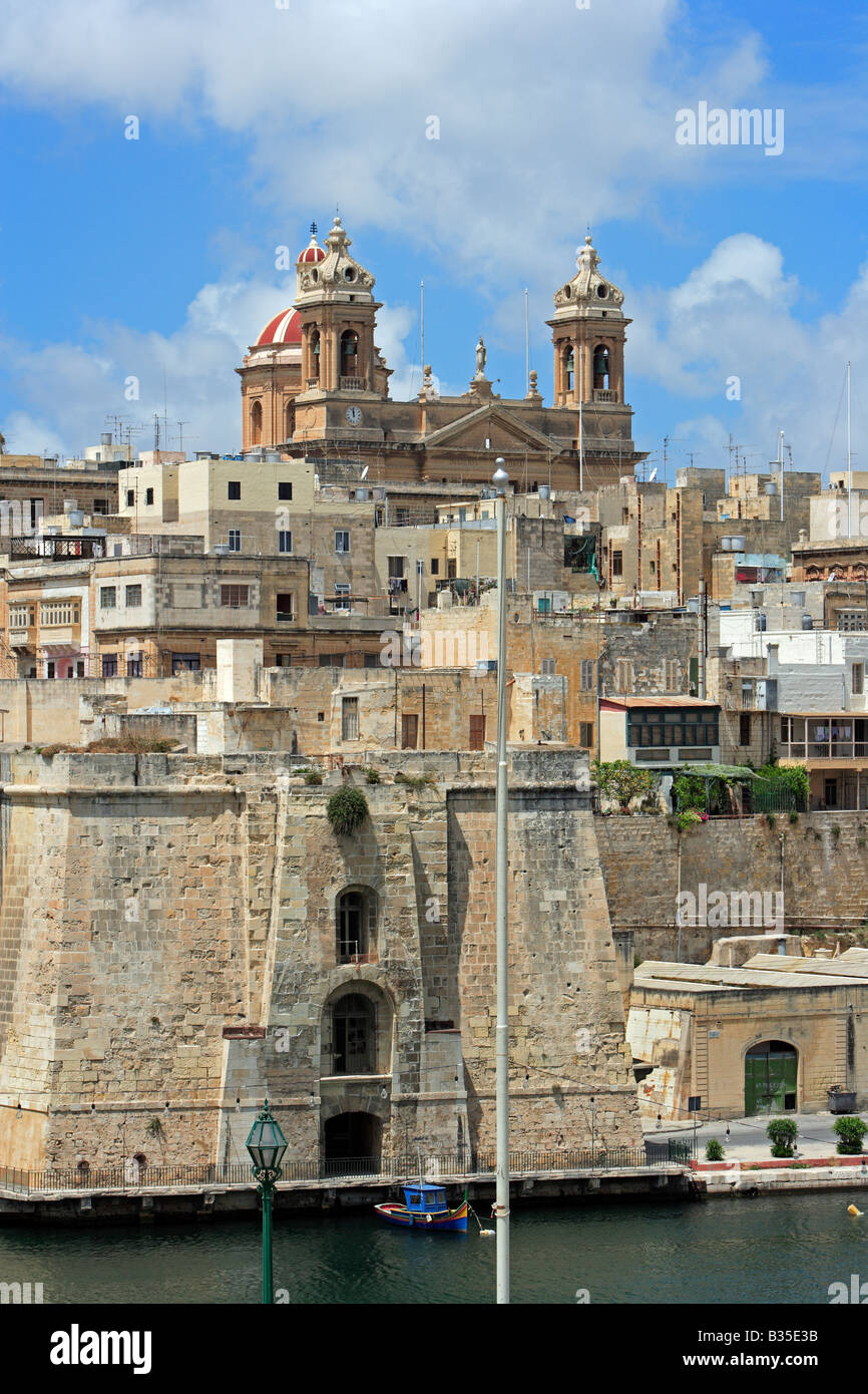 Senglea fortificazioni e la chiesa di Nostra Signora della Vittoria, Malta Foto Stock