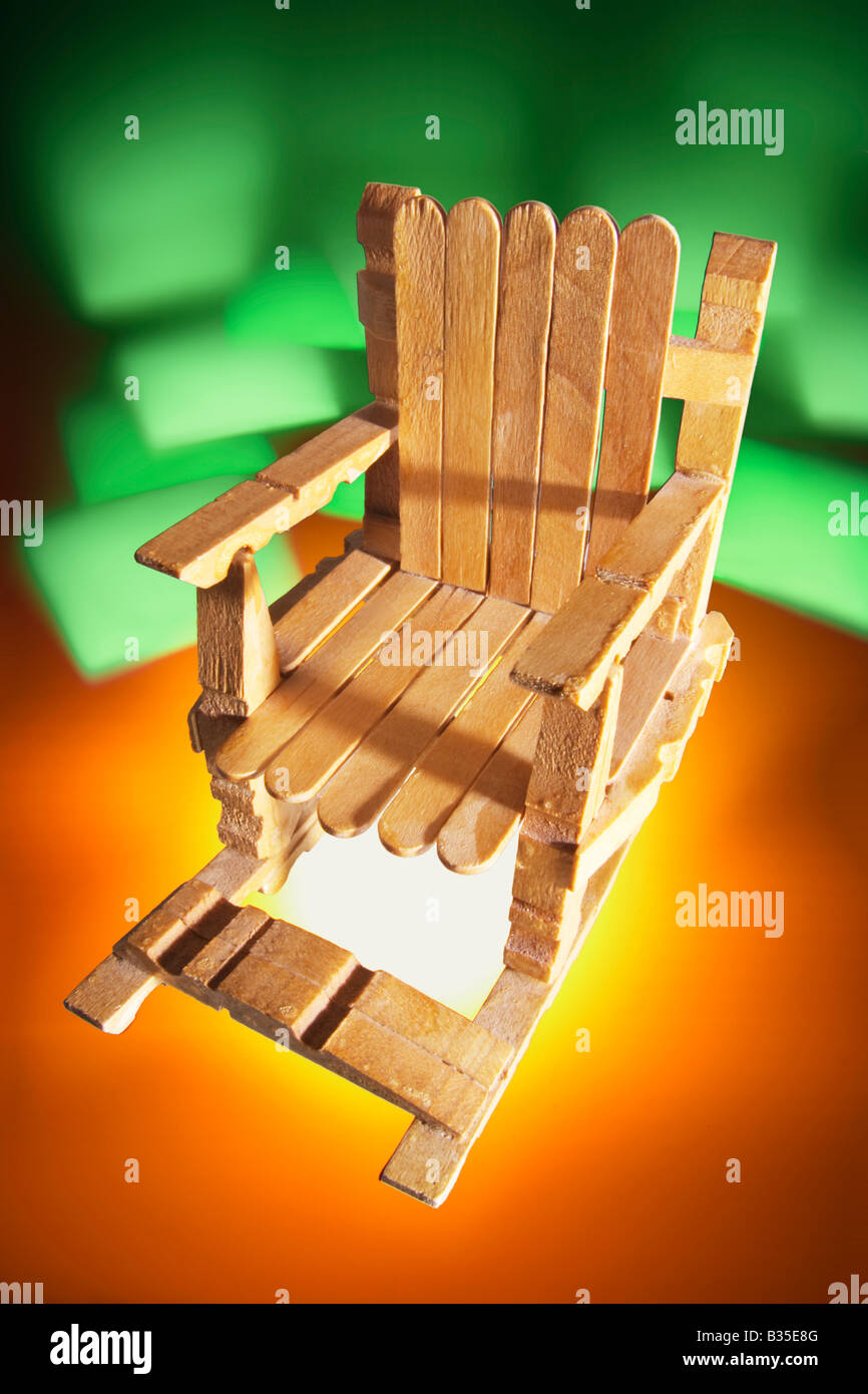Miniatura in legno sedia a dondolo Foto Stock