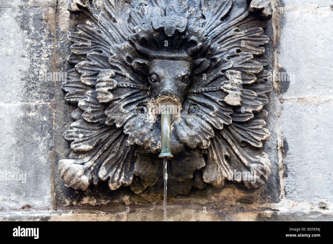 Dettaglio della grande Onofrio s fontana progettata da Poljana Paskoja Milicevica Stradun Dubrovnik Croazia Foto Stock