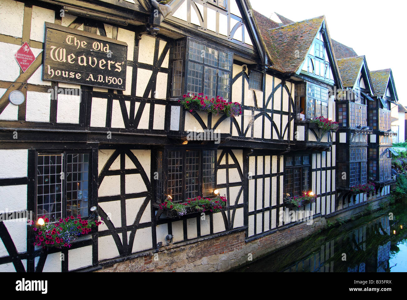 Il XVI Secolo Vecchio tessitori' House Inn, St.Peters Street, Canterbury, nel Kent, England, Regno Unito Foto Stock