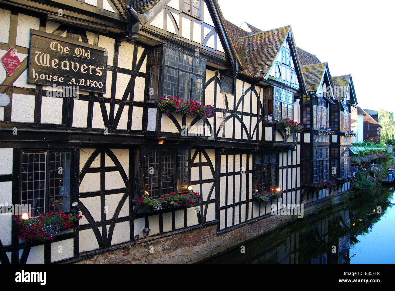 Il XVI Secolo Vecchio tessitori' House Inn, St.Peters Street, Canterbury, nel Kent, England, Regno Unito Foto Stock