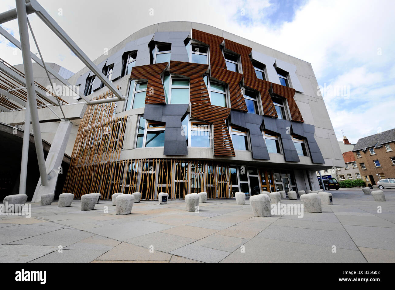 Controverial Holyrood edificio del parlamento scozzese di Edimburgo, Scozia Foto Stock