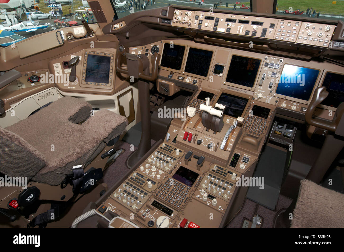 Il Cockpit Air India Boeing 777-300ER Farnborough Air Show 2008 Foto Stock