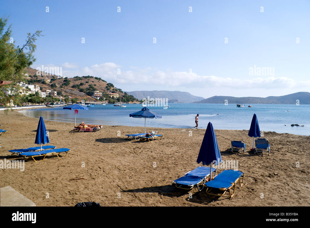 Spiaggia di elounda elounda Aghios Nicolaos lasithi Creta Grecia Foto Stock