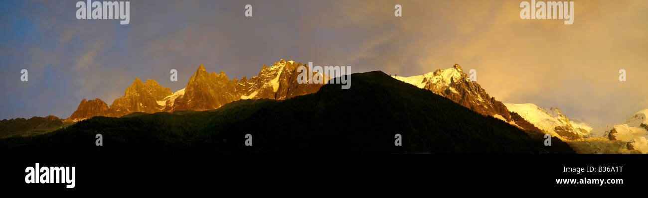 Tramonto sul massiccio del Monte Bianco - Chamonix Mont Blanc, Francia Foto Stock