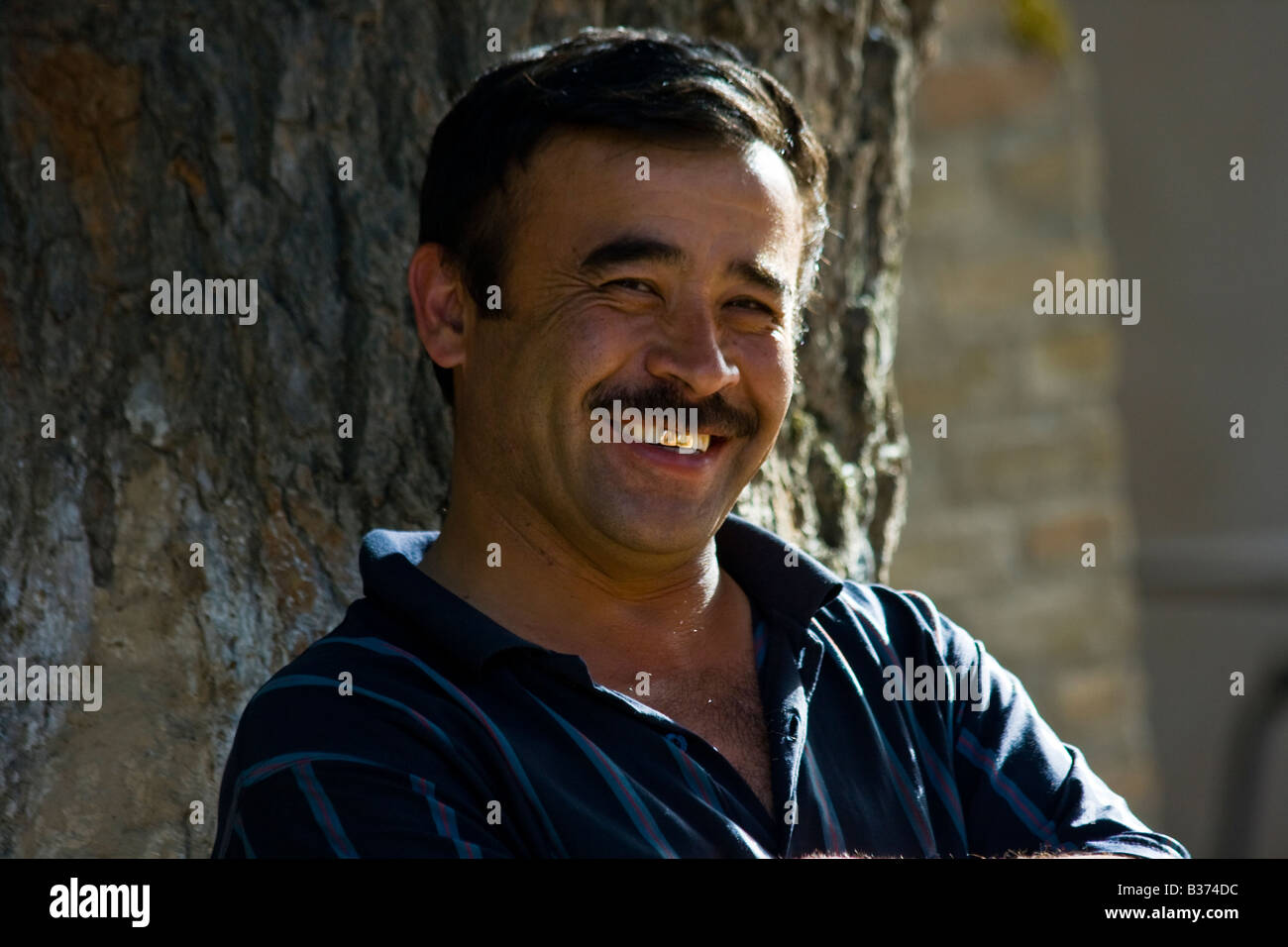 Sorridente uomo uzbeko a Shakhrisabz Uzbekistan Foto Stock