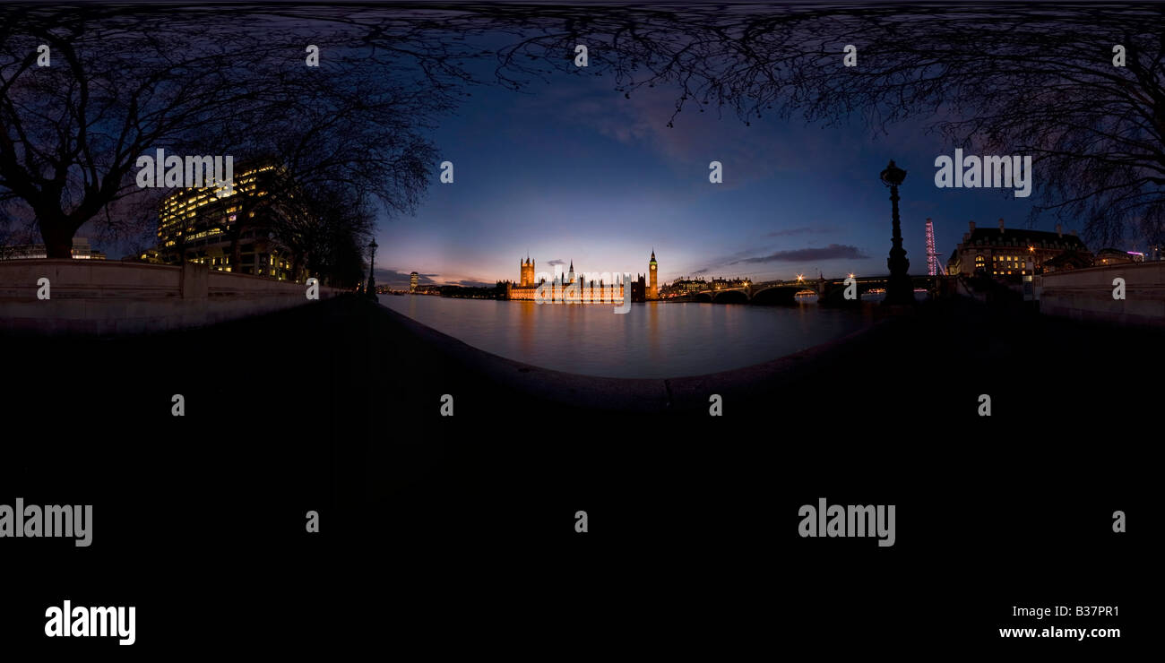 360° vista panoramica della sede del Parlamento e il Big Ben al di là del fiume Tamigi a Londra Inghilterra Foto Stock