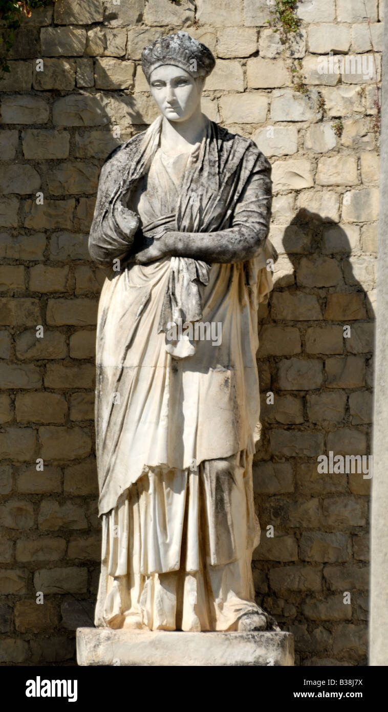 Antica statua romana in Vaison-la-Romaine, Francia Foto Stock