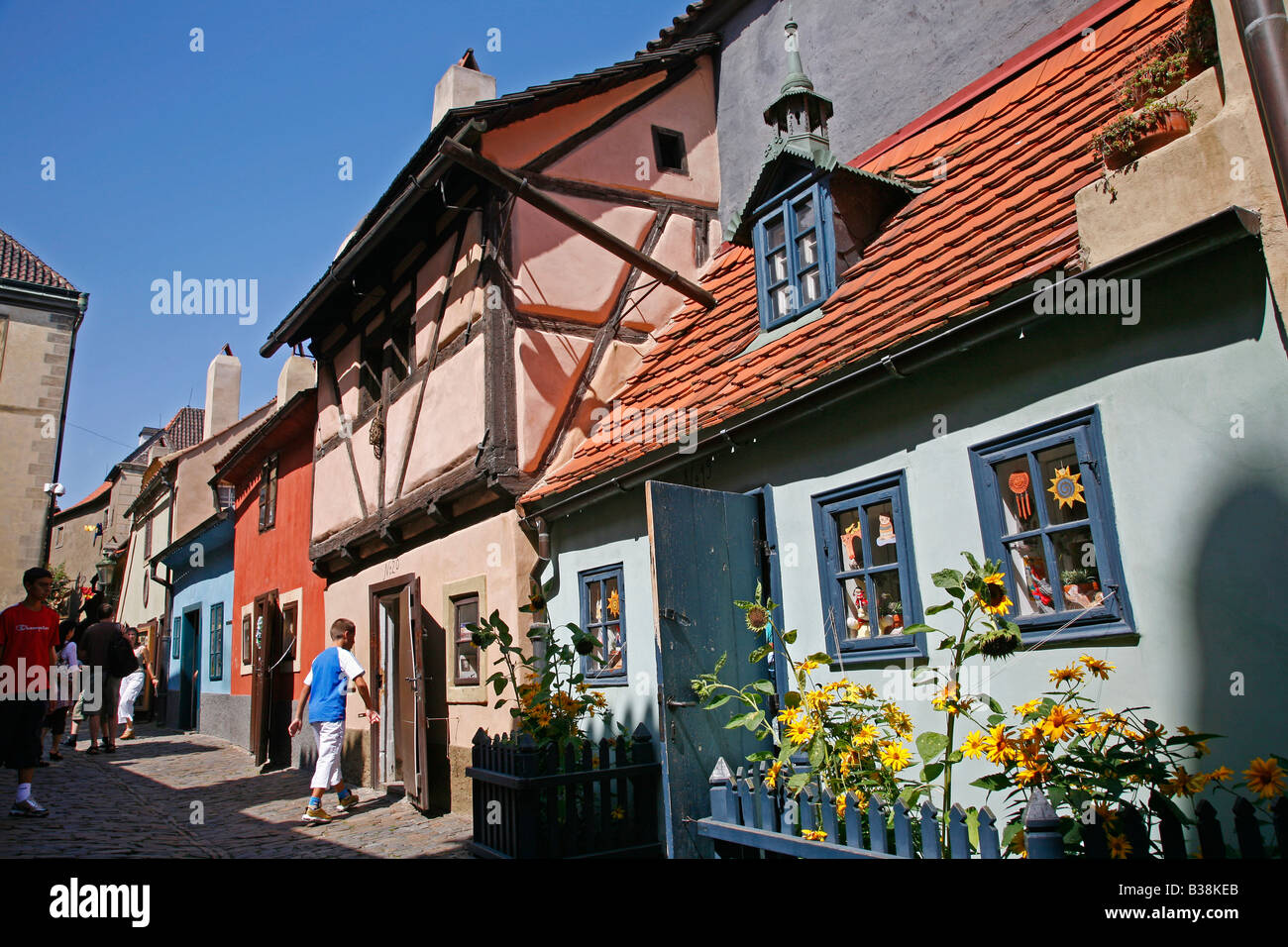 Agosto 2008 - Il Golden Lane a Hradcany il distretto del castello di Praga Repubblica Ceca Foto Stock