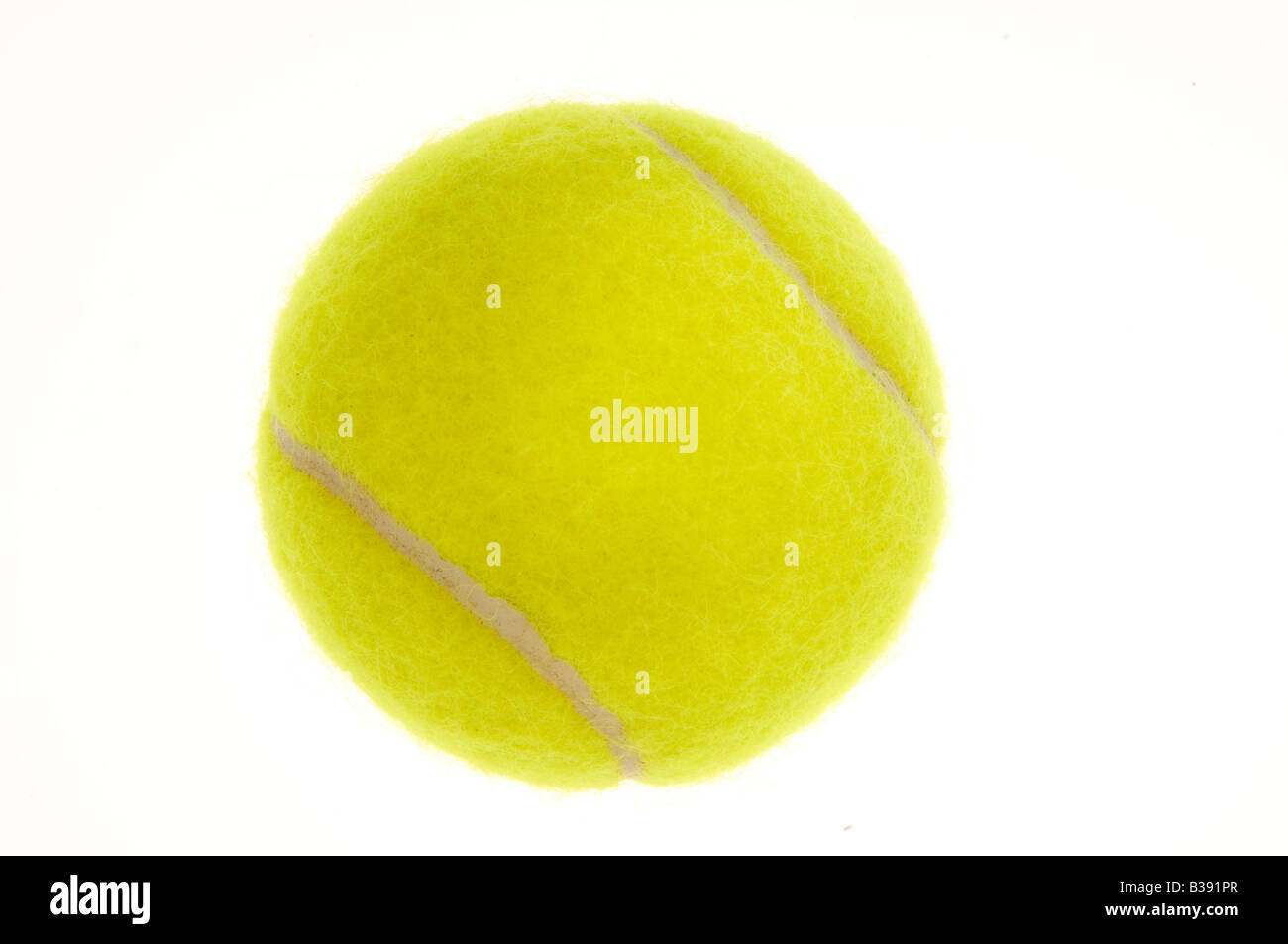 Green palla da tennis knockout su bianco Foto Stock