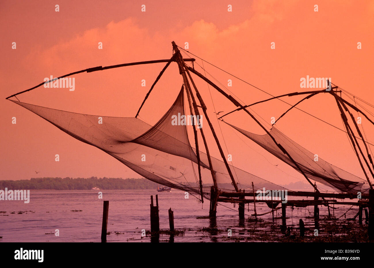 1073 cinese reti da pesca Cochin Kerela membro India Foto Stock