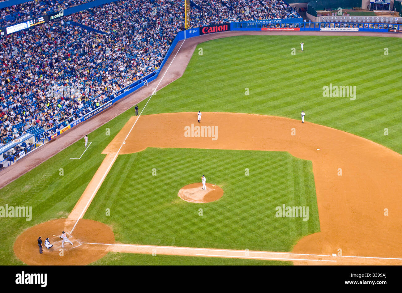 Lo Yankee Stadium, il Bronx, New York City. New York Yankees giocando il Baltimore Orioles. Foto Stock