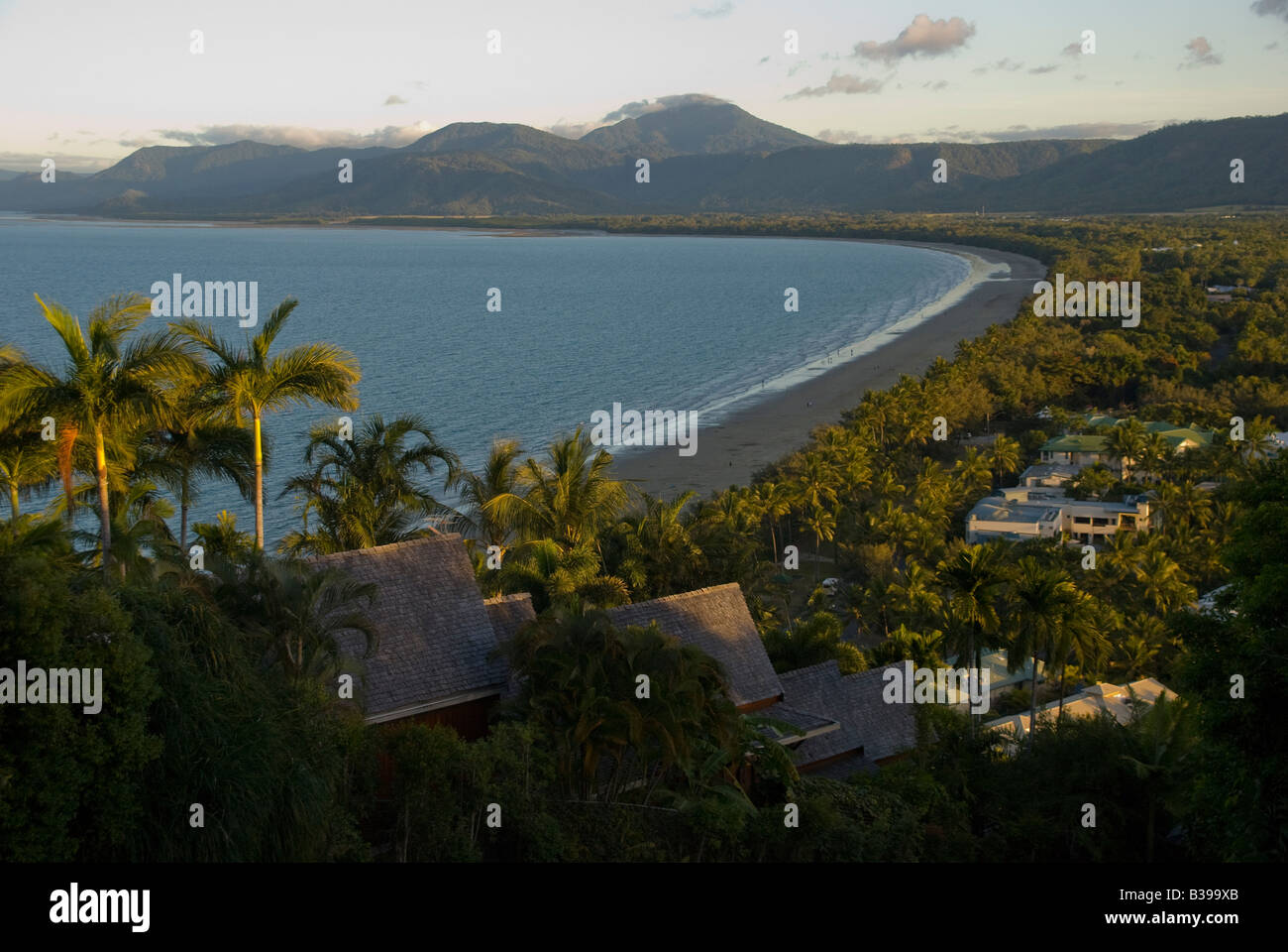 La costiera tropicale di Port Douglas a nord di Cairns nel Queensland Foto Stock