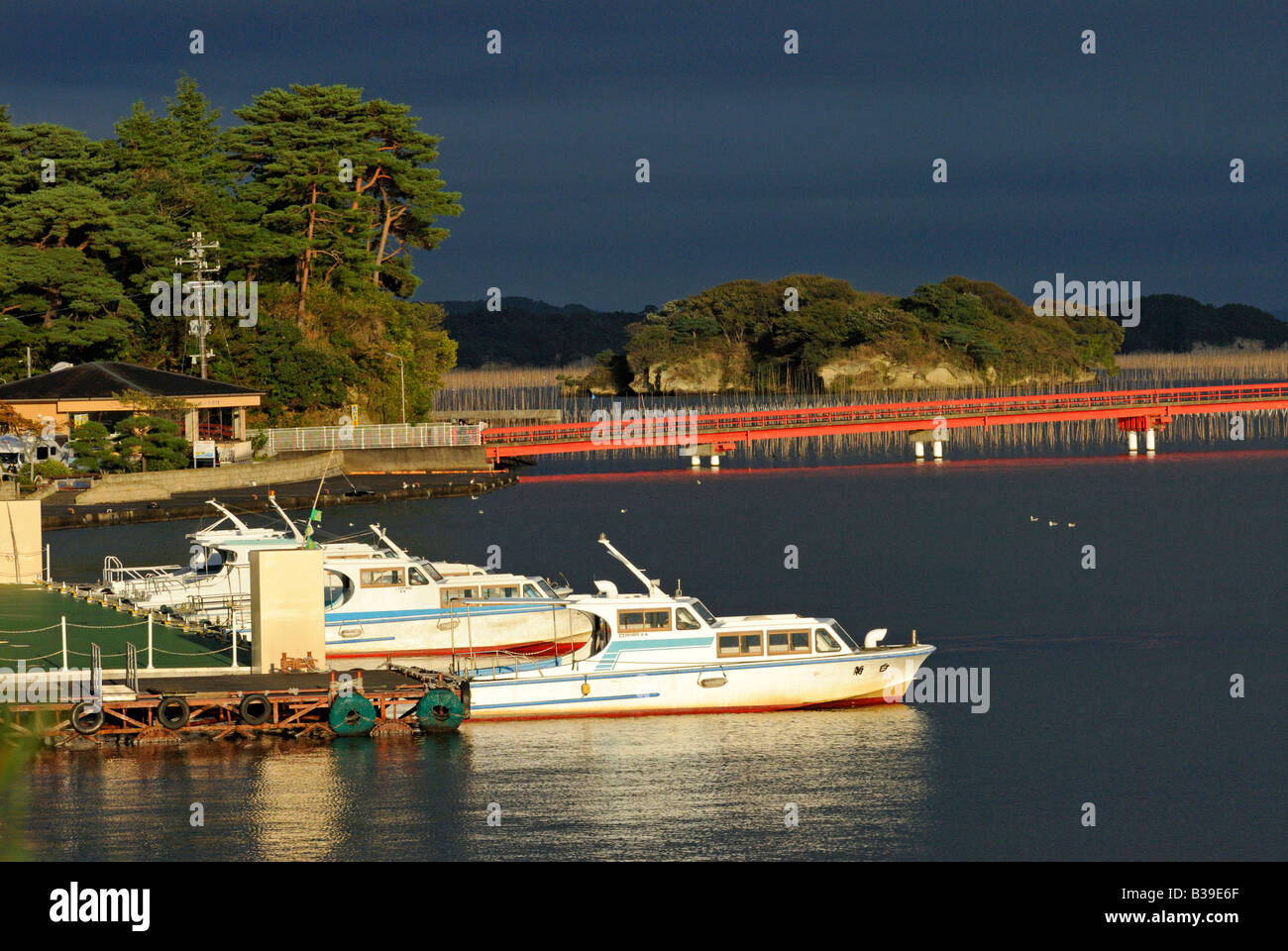 Barche da Pesca nella baia di Matsushima Giappone Foto Stock