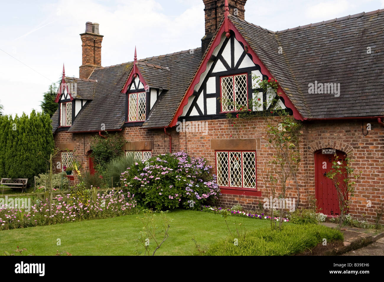 Regno Unito Cheshire Peckforton Castle estate Mill Beck Cottage Foto Stock