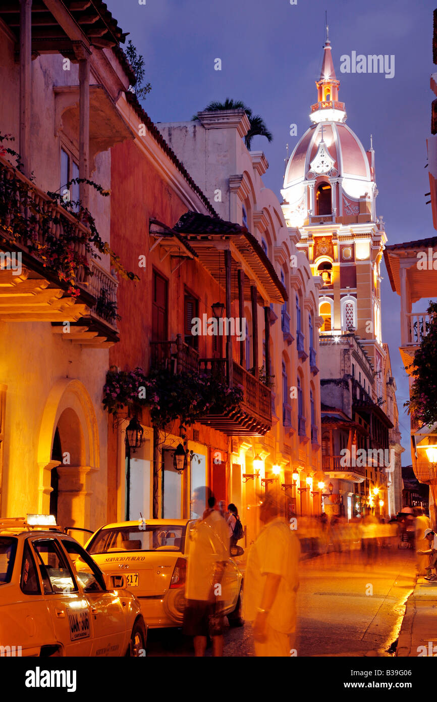 Cattedrale di Cartagena e le strade di notte Foto Stock