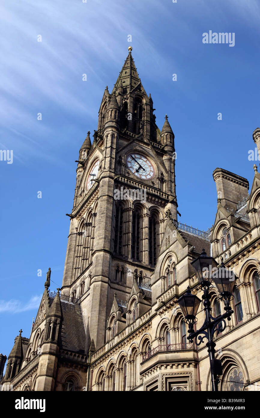 Manchester Town Hall in tarda serata luce, Manchester, Regno Unito Foto Stock