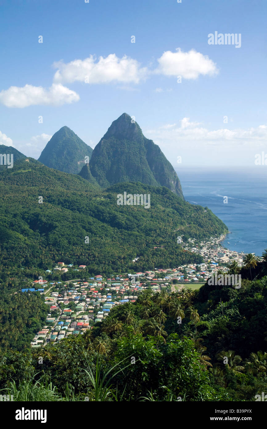 La città di Soufriere e chiodi, St Lucia, 'West Indies' Foto Stock