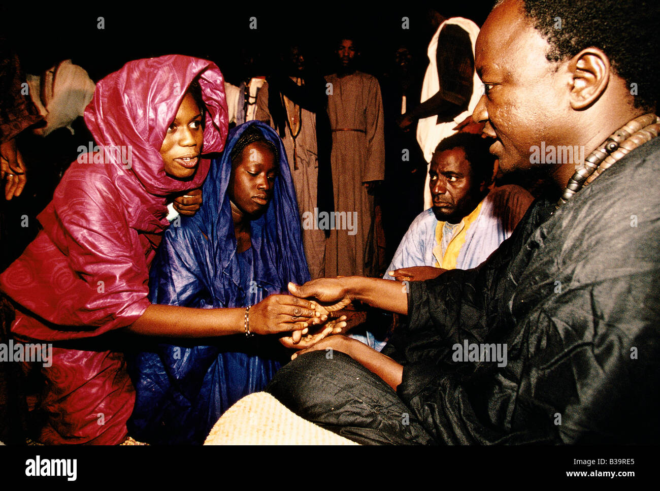 "TOUBA DELL'AFRICA DI POCO LA MECCA', devoti rendere omaggio alla Sheikh DIGUEL caduta, 1996 Foto Stock