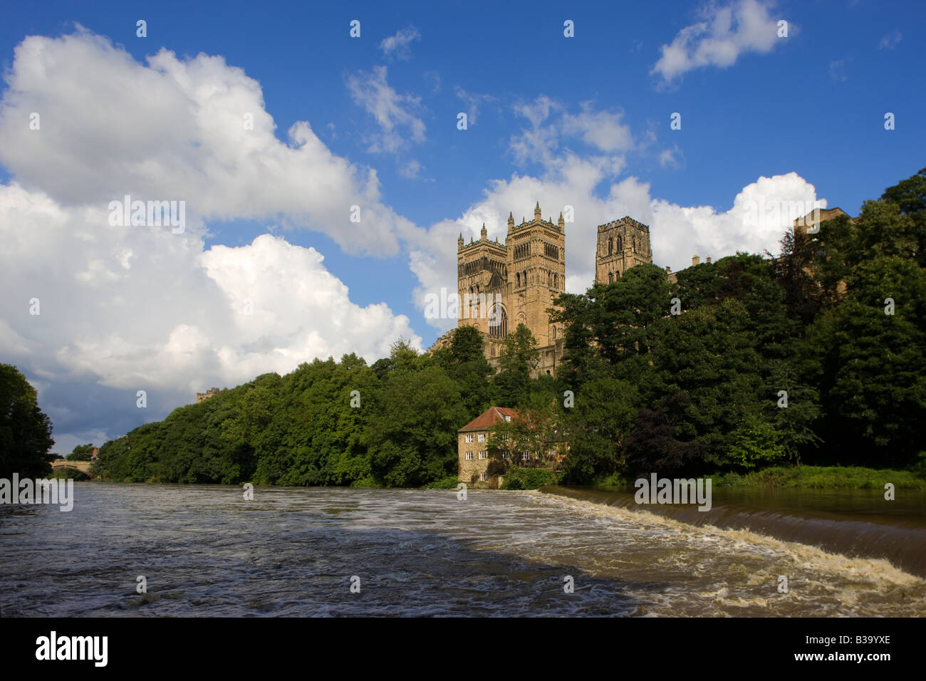 La Cattedrale di Durham e usura sul fiume Tyne and Wear England Regno Unito Foto Stock