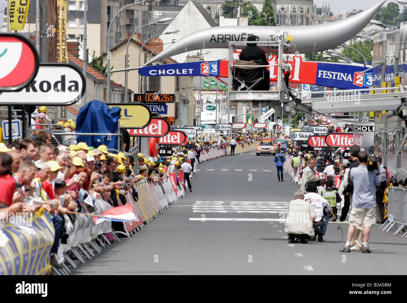 La linea del traguardo al crono Cholet tappa del Tour de France nel 2008 Foto Stock