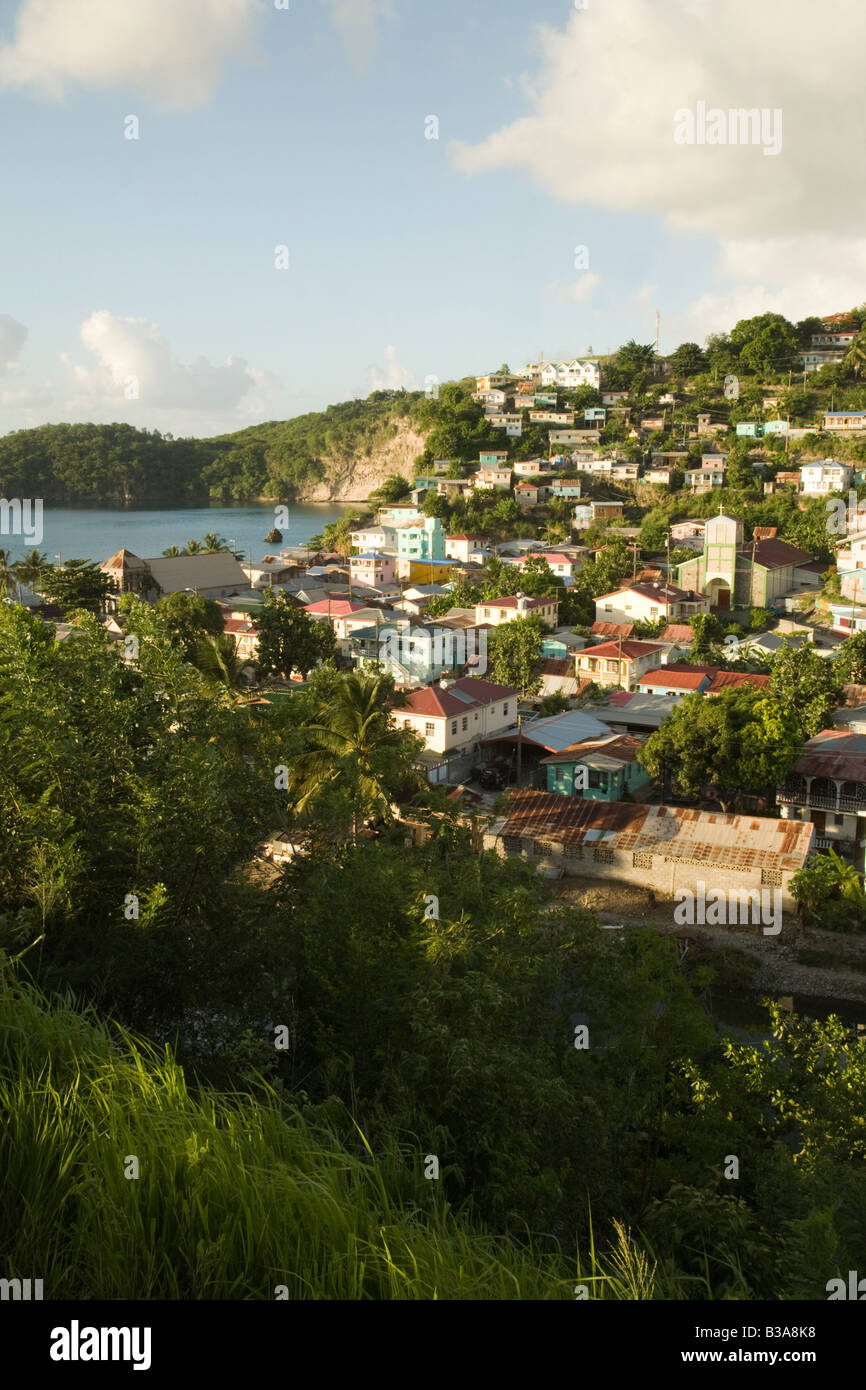 Il villaggio di pescatori di canarini al tramonto, St Lucia, 'West Indies' Foto Stock