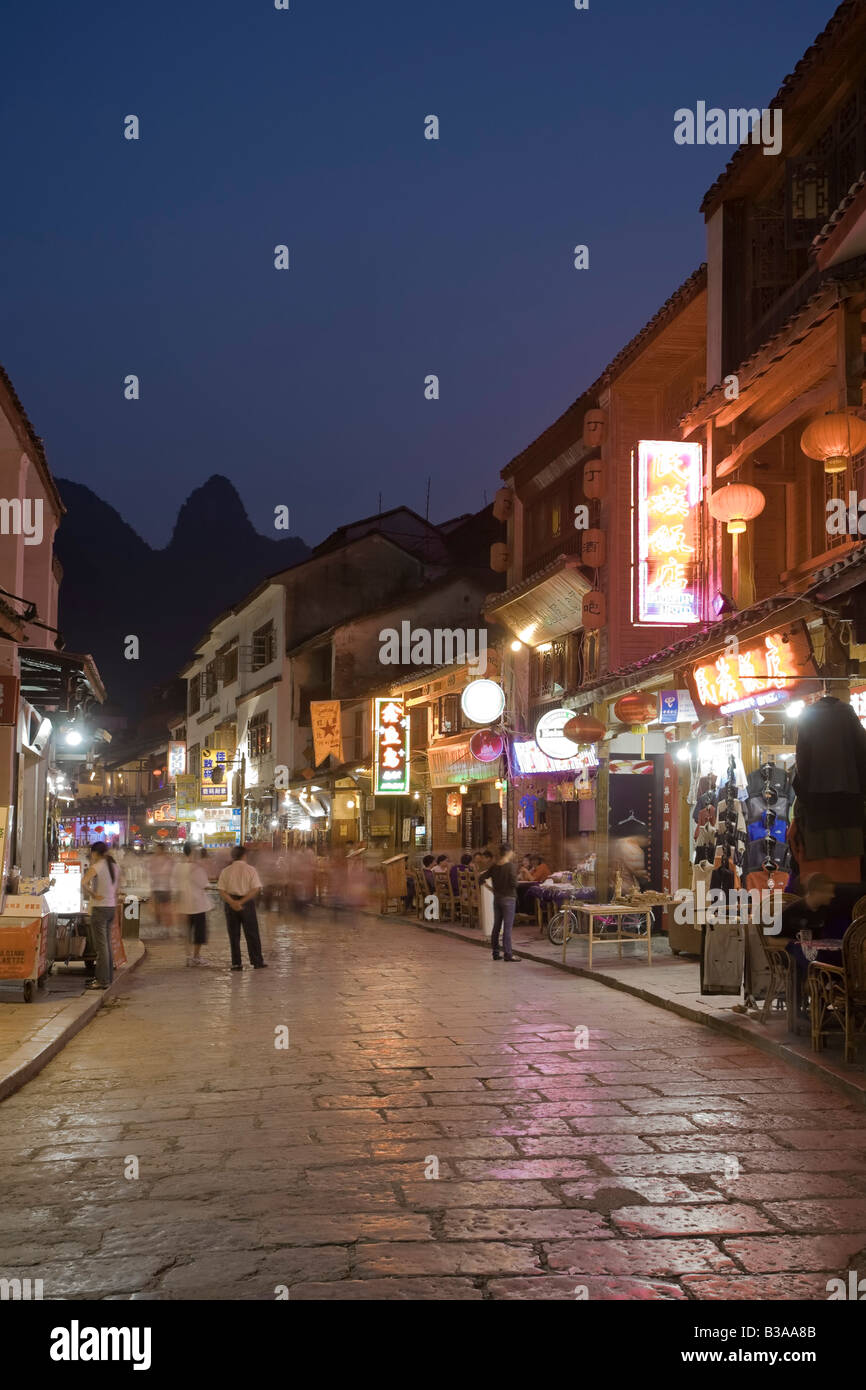 Caffè, Yangshuo, Guilin, provincia di Guangxi, Cina Foto Stock
