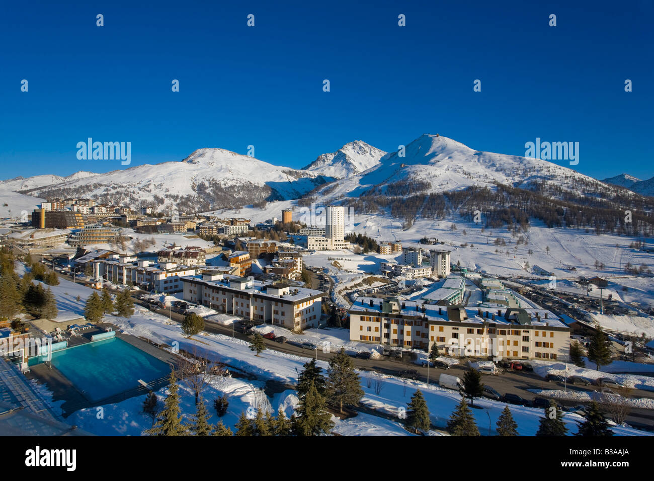 Sestriere Ski Resort (sito di giochi olimpici invernali), Provincia di Torino, Piemonte, Italia Foto Stock