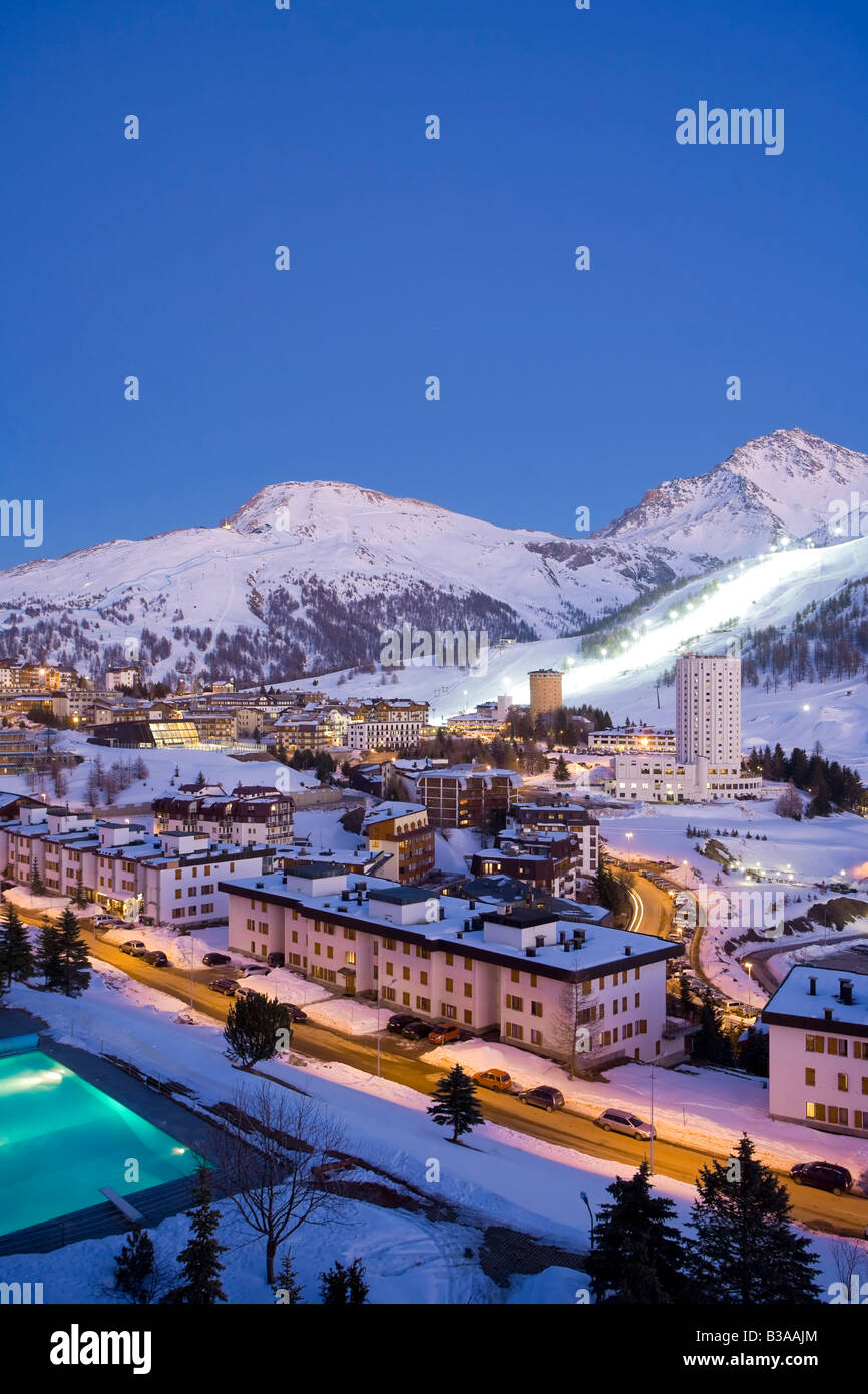 Sestriere Ski Resort (sito di giochi olimpici invernali), Provincia di Torino, Piemonte, Italia Foto Stock