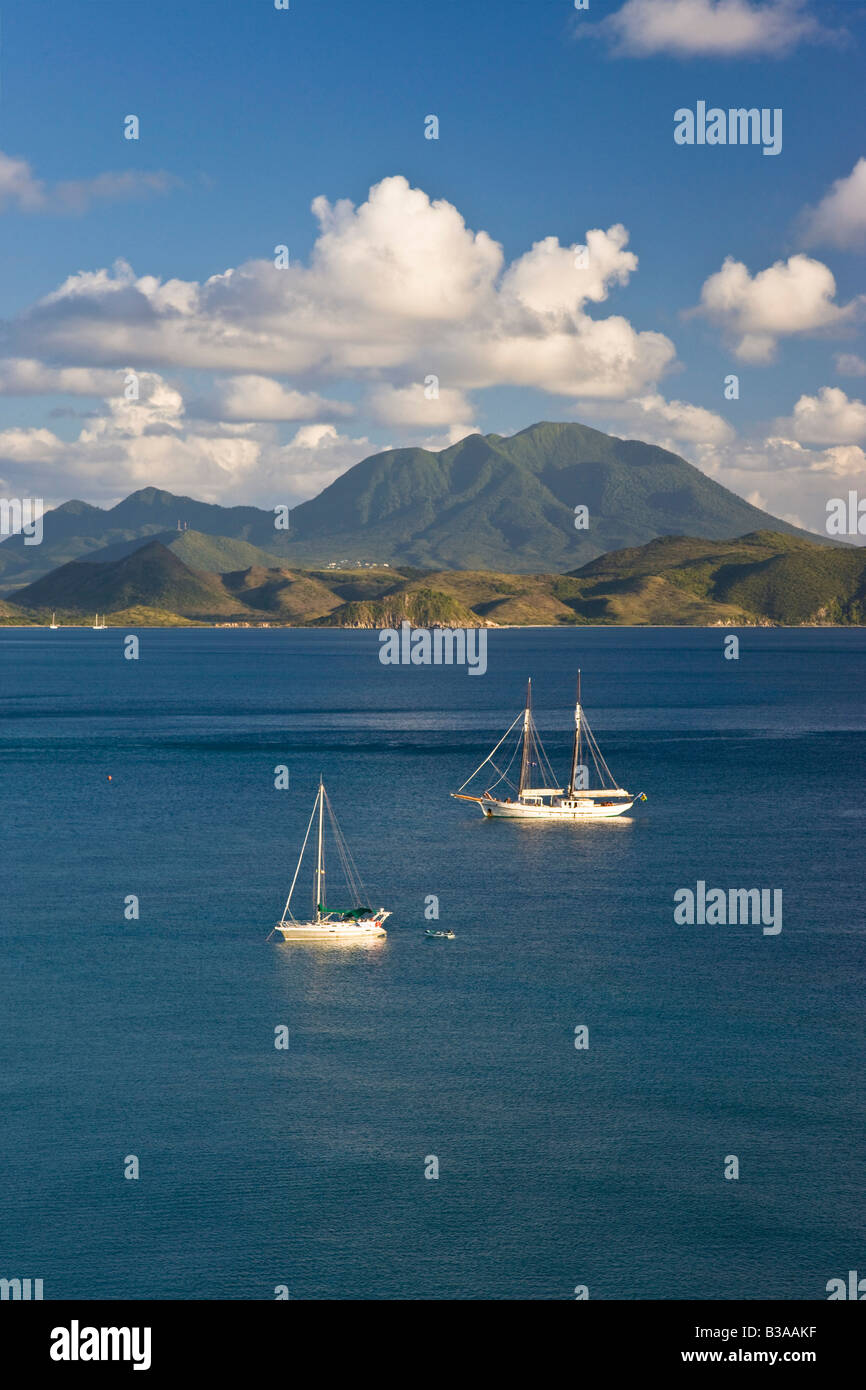 Caraibi, St Kitts e Nevis, Saint Kitts, Frigate Bay e la penisola a sud-est Foto Stock
